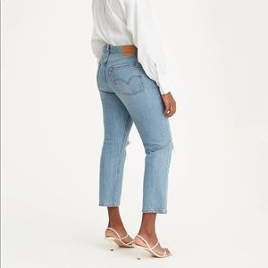 LEVIS RIPPED WEDGIE STRAIGHT JEANS